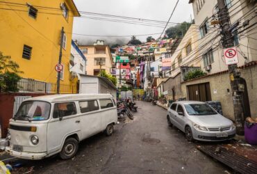 Entrada da favela