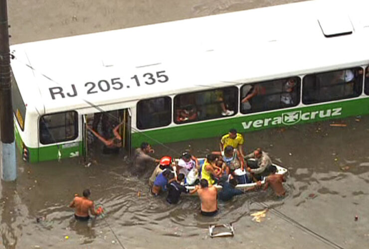 Enchente no ônibus