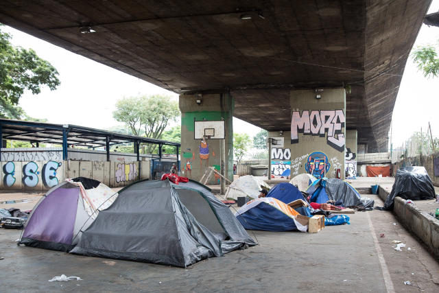 morador rua lona