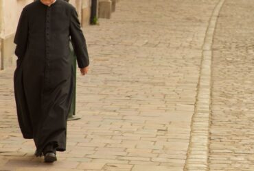 padre batina calçada