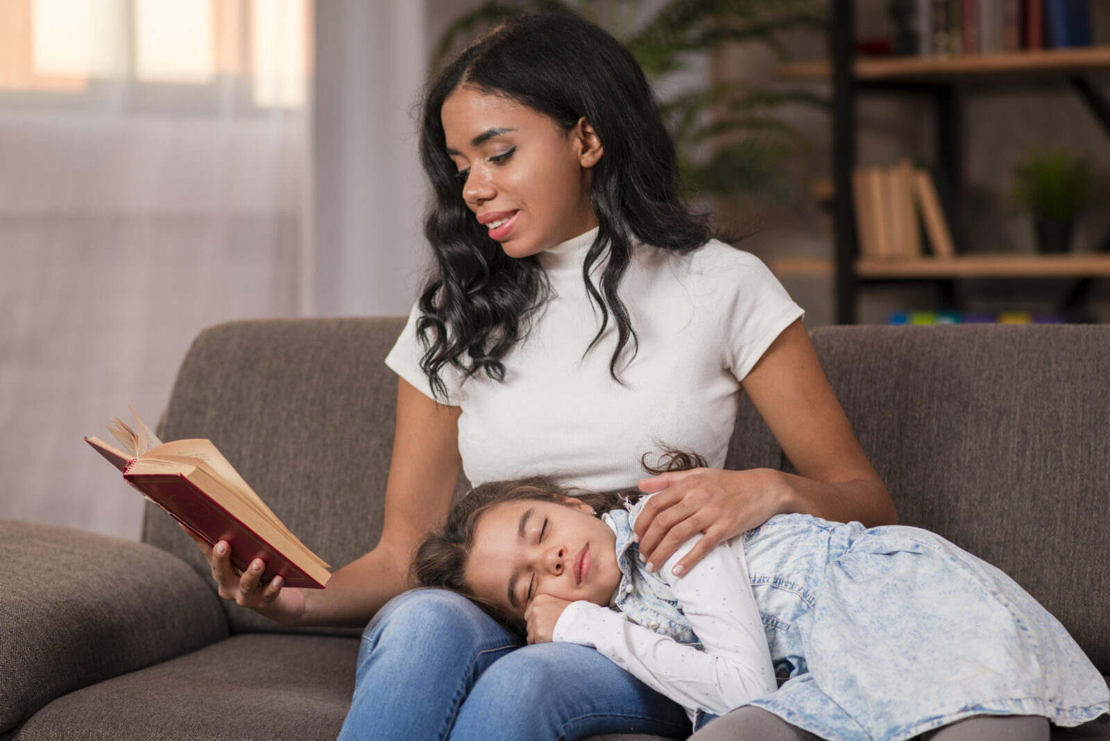 mãe filha história dormir cama