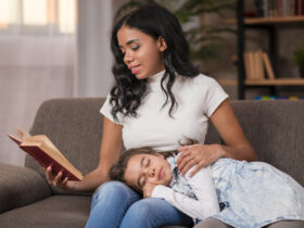 mãe filha história dormir cama