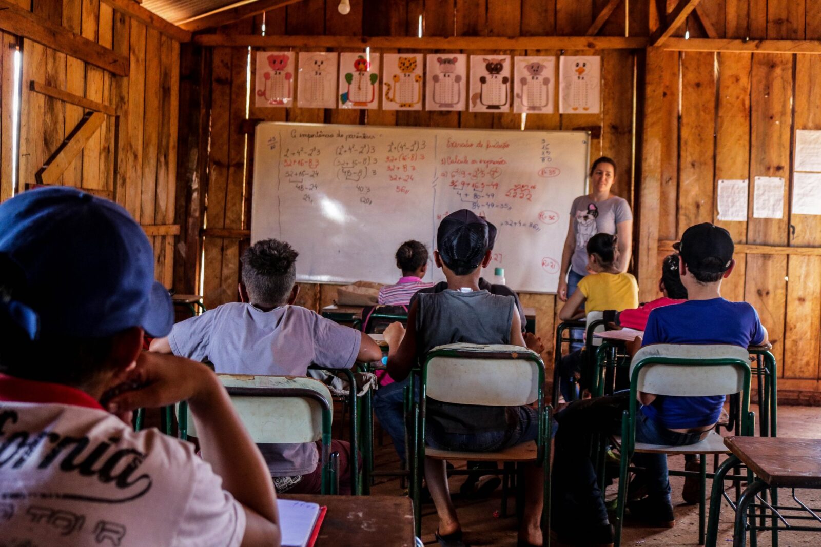 sala de aula humilde