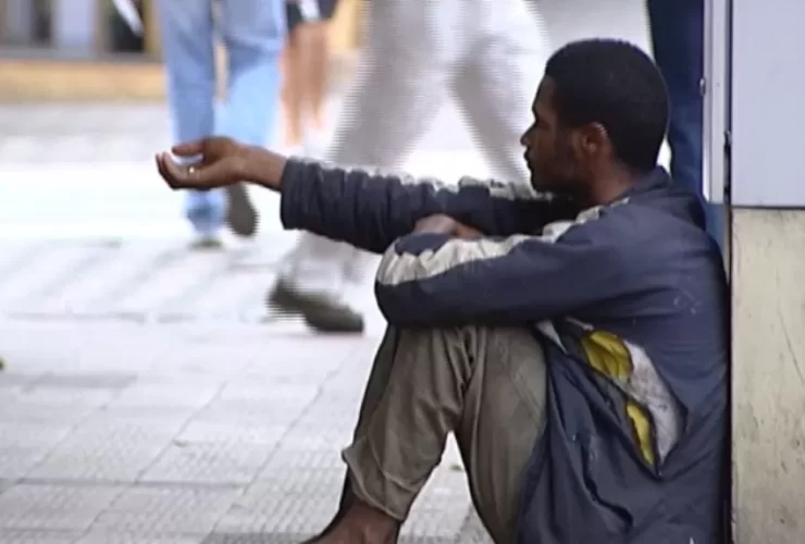 pedinte morador de rua mendigo