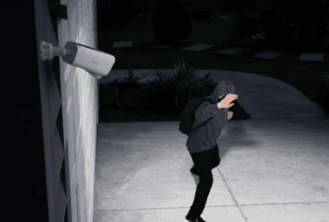 câmera de segurança noite rua