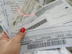 mulher boletos contas