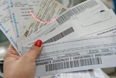 mulher boletos contas