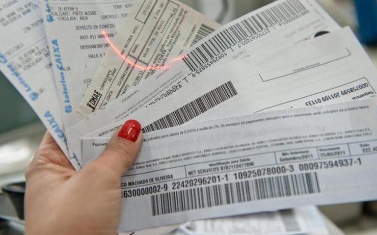 mulher boletos contas